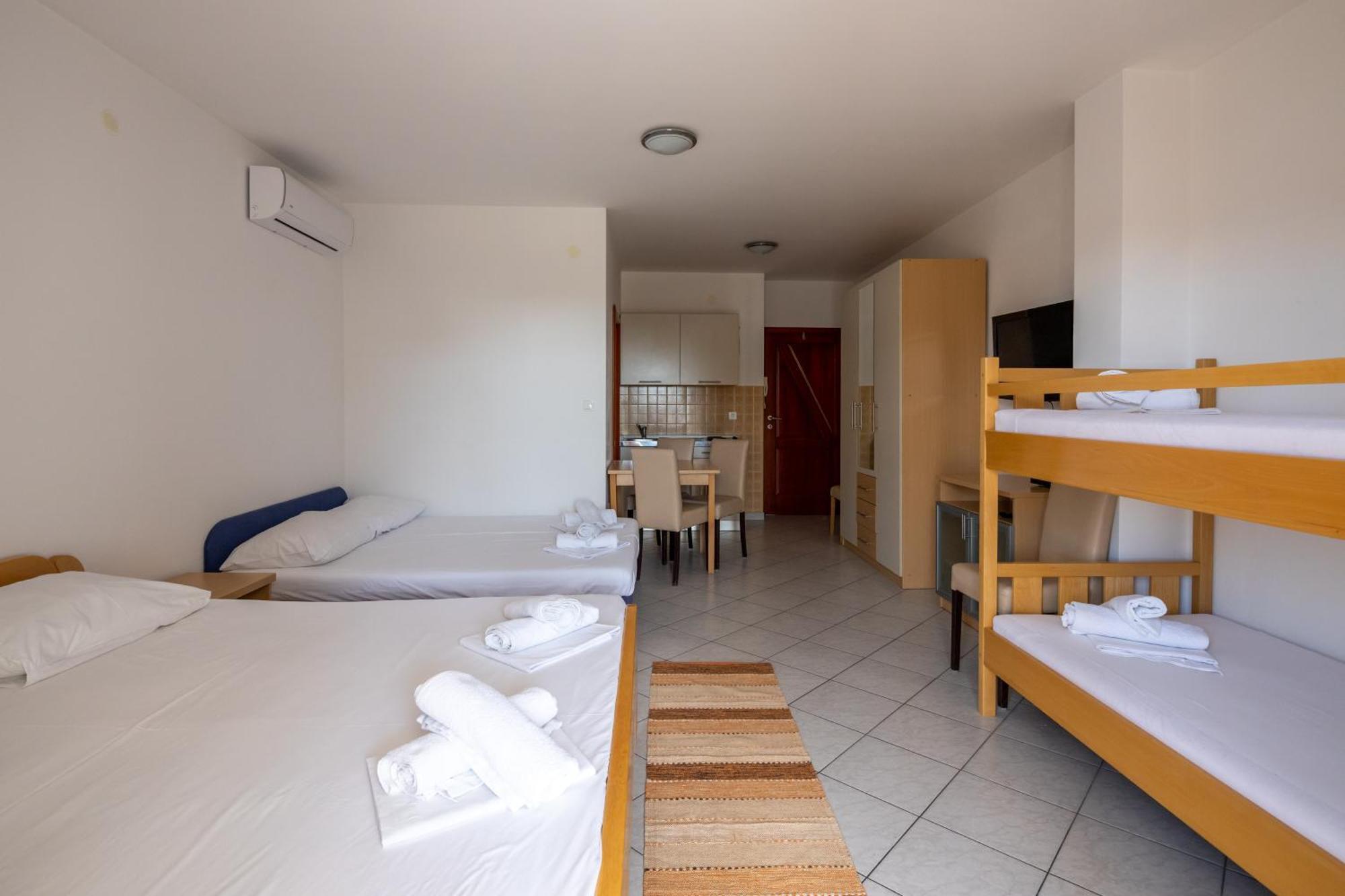 Apartments Eddy Veselica โนวาลยา ห้อง รูปภาพ